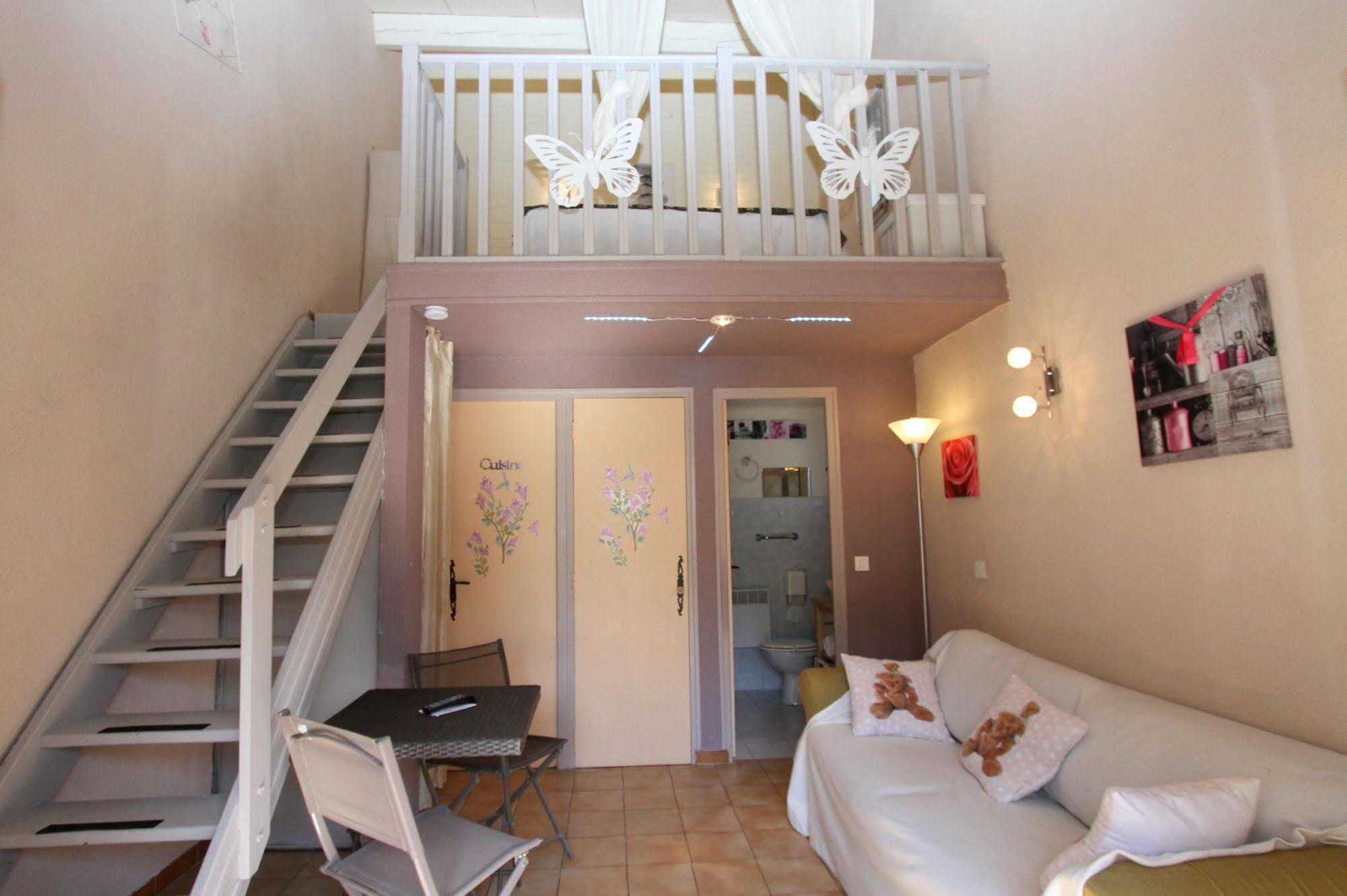 Auberge Des Pins Tourrettes Εξωτερικό φωτογραφία